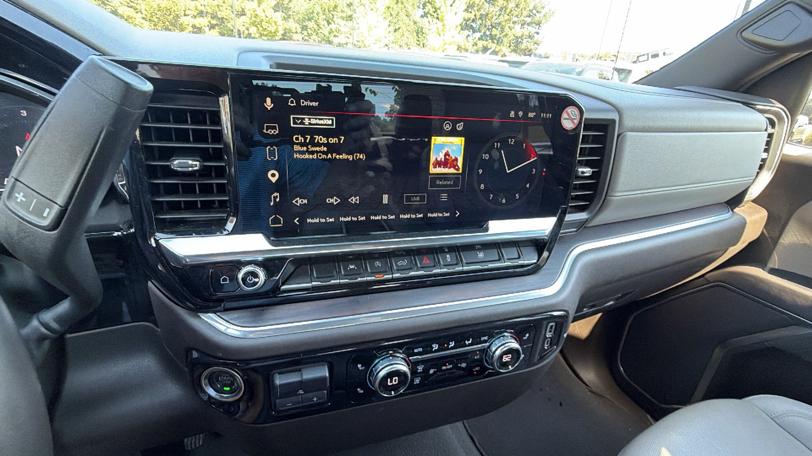 Used 2025 GMC Sierra 1500 SLT AWD/4WD image 29