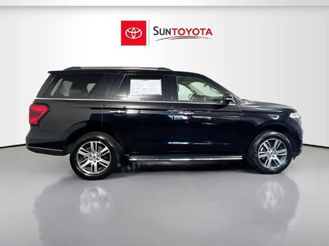 Used 2023 Ford Expedition Limited AWD/4WD image 2