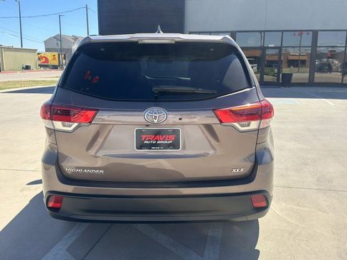 Used 2019 Toyota Highlander XLE image 8