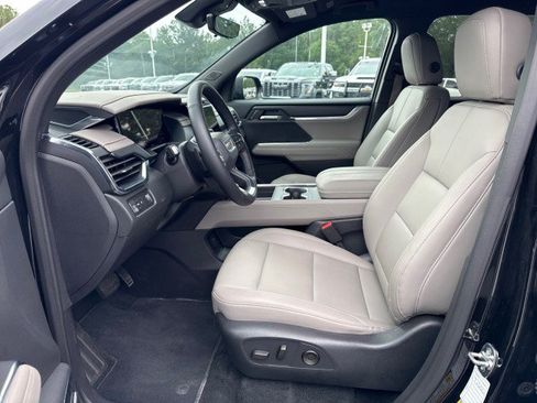 Used 2026 GMC Acadia Elevation w/ Elevation Premium Package FWD image 21