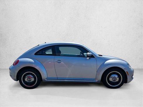 Used 2012 Volkswagen Beetle 2.5 FWD image 4