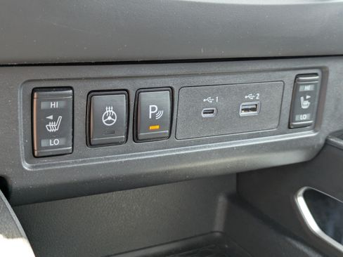 Certified 2025 Nissan Frontier SV w/ SV Convenience Package RWD image 23