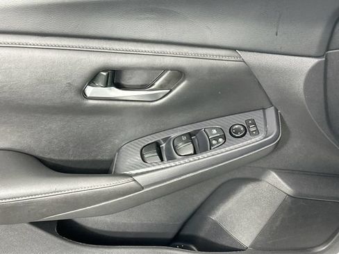 Used 2024 Nissan Sentra SV FWD image 22
