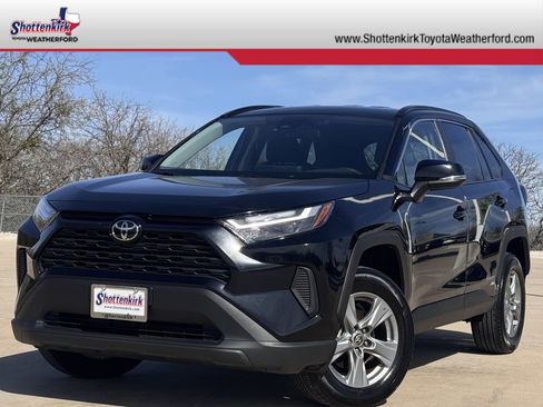 Used 2025 Toyota RAV4 XLE image 1