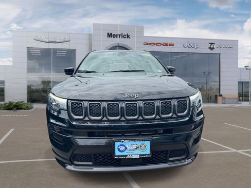 Used 2023 Jeep Compass High Altitude AWD/4WD image 3