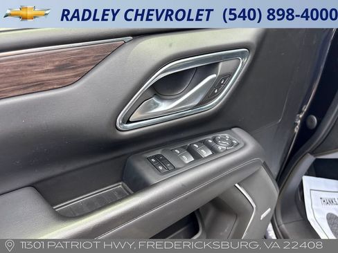 Used 2022 Chevrolet Suburban Z71 w/ Luxury Package AWD/4WD image 5