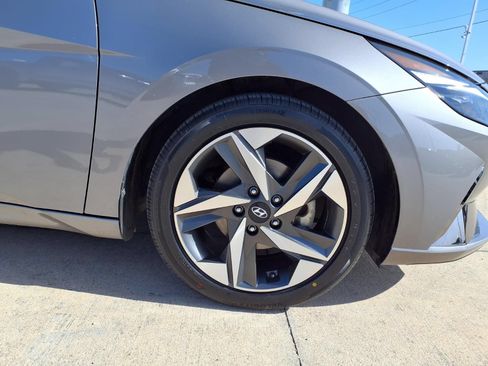 Used 2021 Hyundai Elantra Limited w/ Cargo Package FWD image 9