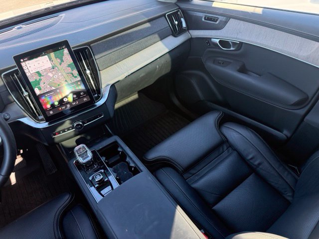 Used 2025 Volvo XC90 T8 Ultra w/ Protection Package Premier AWD/4WD image 10