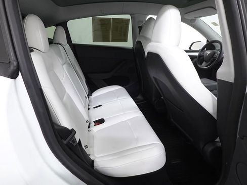 Used 2024 Tesla Model Y Performance image 17