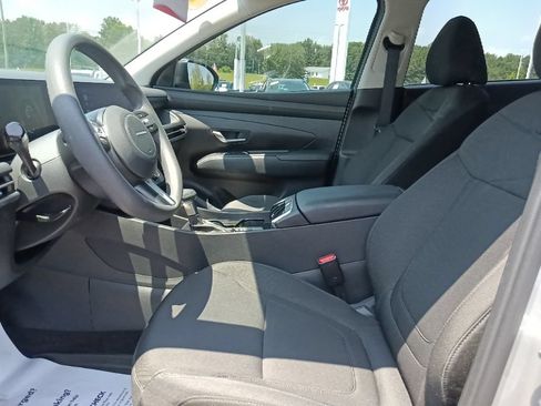Used 2025 Hyundai Tucson SE FWD image 15