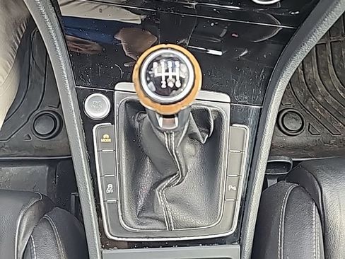 Used 2016 Volkswagen Golf R 4-Door w/ Driver Assistance Package image 19