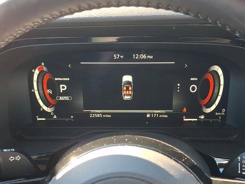 Used 2023 Nissan Pathfinder Platinum image 25