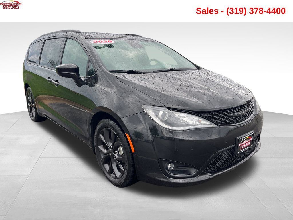 Used 2020 Chrysler Pacifica Touring-L w/ Advanced Safetytec Group FWD image 11