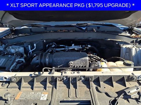 Used 2022 Ford Explorer XLT w/ Equipment Group 202A image 28