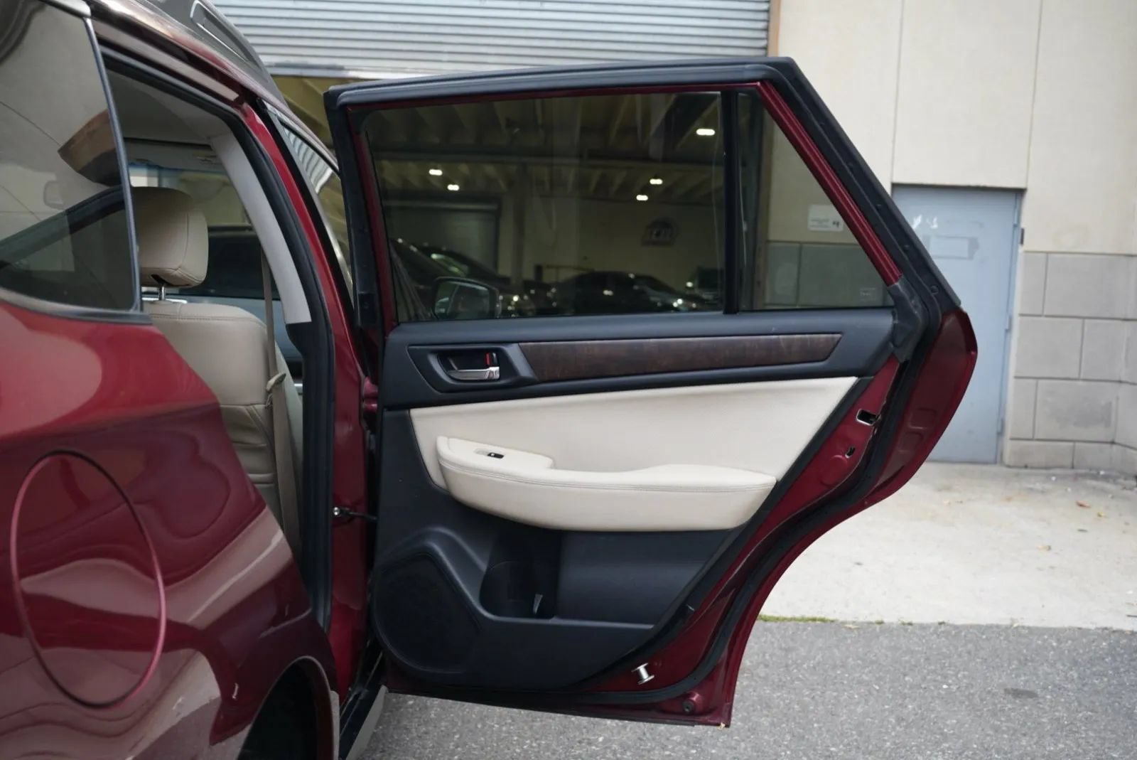 Used 2015 Subaru Outback 2.5i Limited AWD/4WD image 32