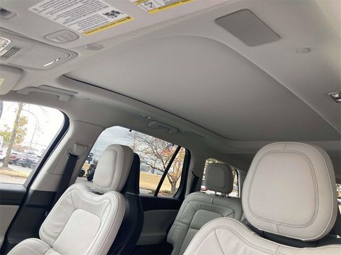 Used 2025 Lincoln Aviator Reserve w/ Equipment Group 201A image 14