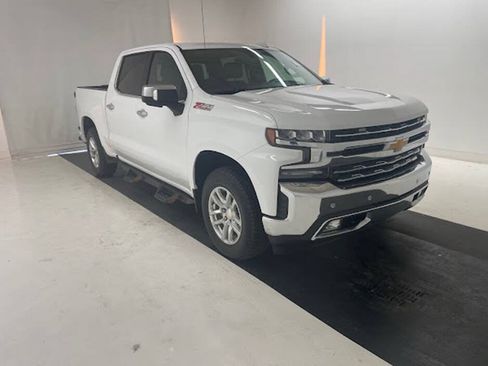 Used 2021 Chevrolet Silverado 1500 LTZ w/ Z71 Off-Road Package AWD/4WD image 8