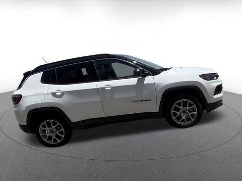 Used 2025 Jeep Compass Limited AWD/4WD image 16