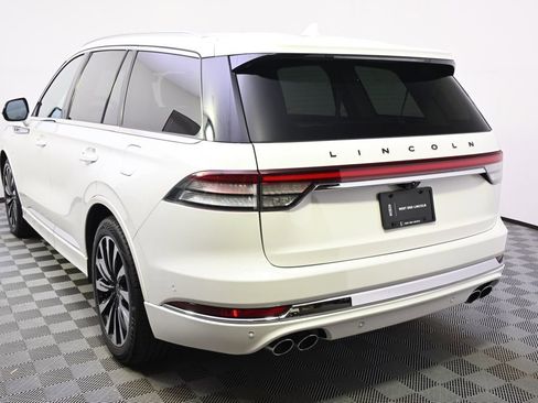Used 2020 Lincoln Aviator Black Label Grand Touring AWD/4WD image 4