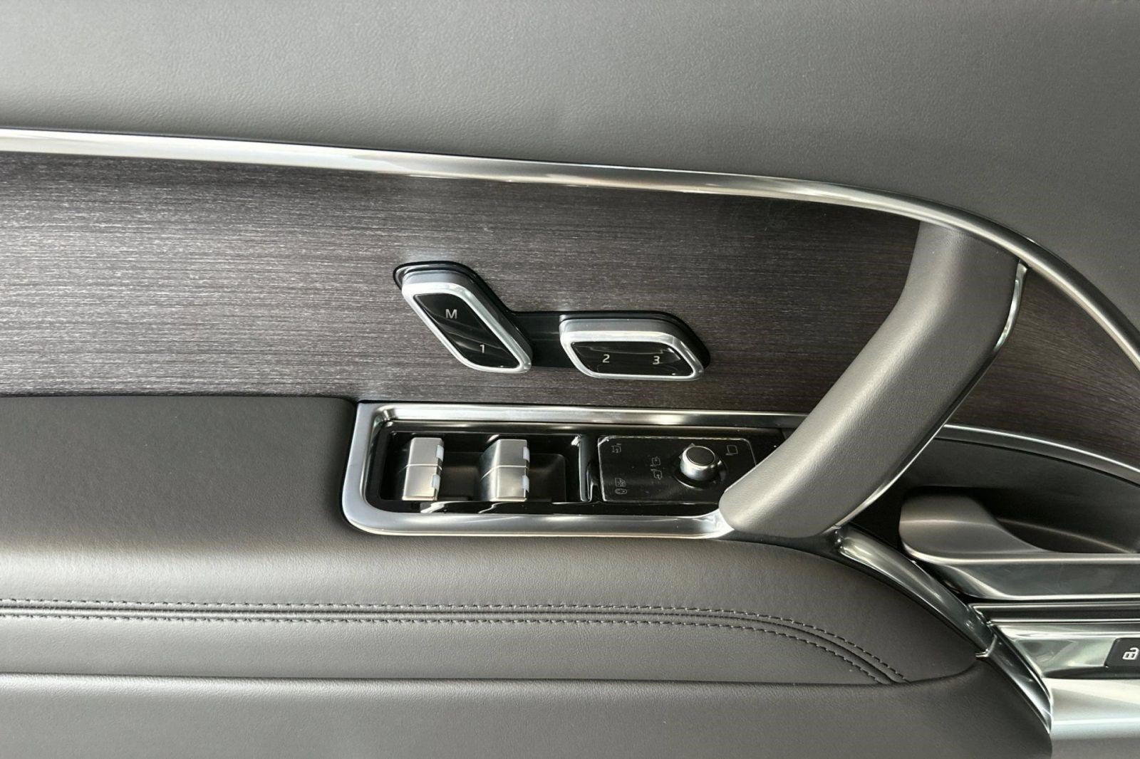 New 2026 Land Rover Range Rover SE AWD/4WD image 14