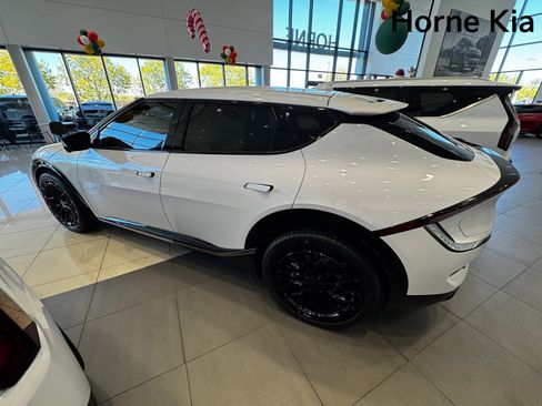 New 2025 Kia EV6 Wind image 6