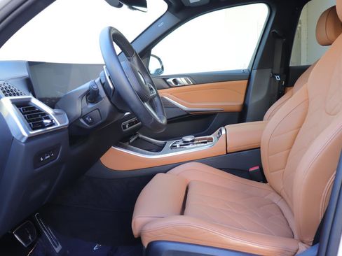 Used 2025 BMW X5 sDrive40i w/ M Sport Package image 9