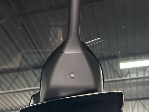 Used 2025 Tesla Model X AWD/4WD image 39