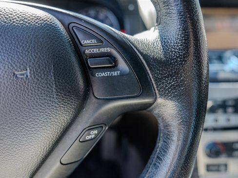 Used 2010 INFINITI G37 Journey w/ Premium Pkg image 17