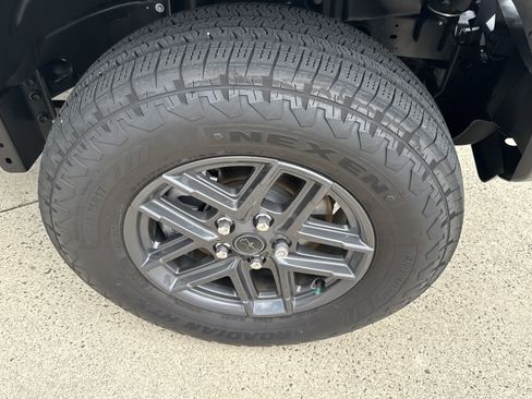 Used 2025 Jeep Wrangler Sport S image 12