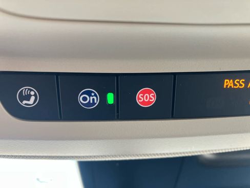 Used 2023 Buick Envision Avenir image 25