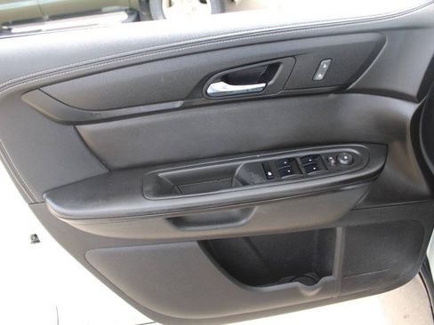 Used 2017 Chevrolet Traverse LT w/ Style and Technology Package AWD/4WD image 17