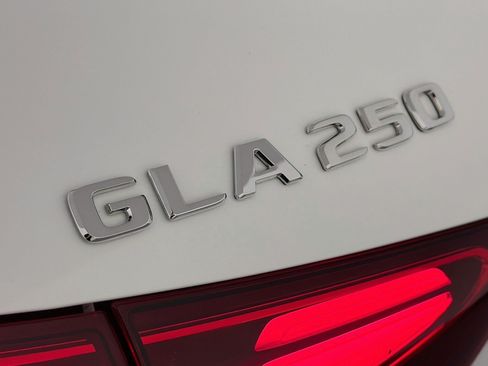 Certified 2026 Mercedes-Benz GLA 250 image 9