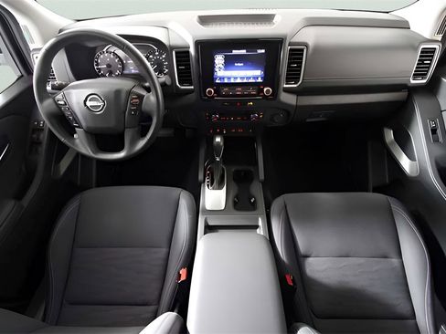 Used 2024 Nissan Frontier SV w/ SV Convenience Package image 16