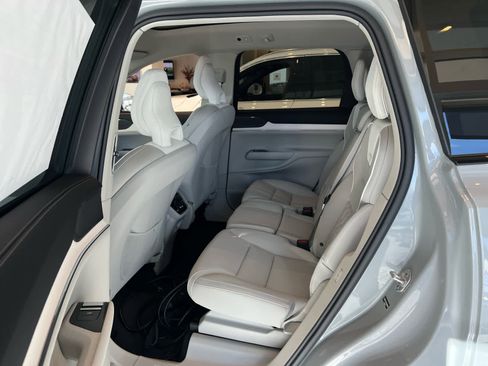 New 2025 Volvo EX90 Ultra image 27