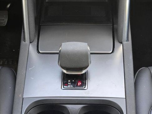 Certified 2025 Land Rover Discovery Sport S image 11