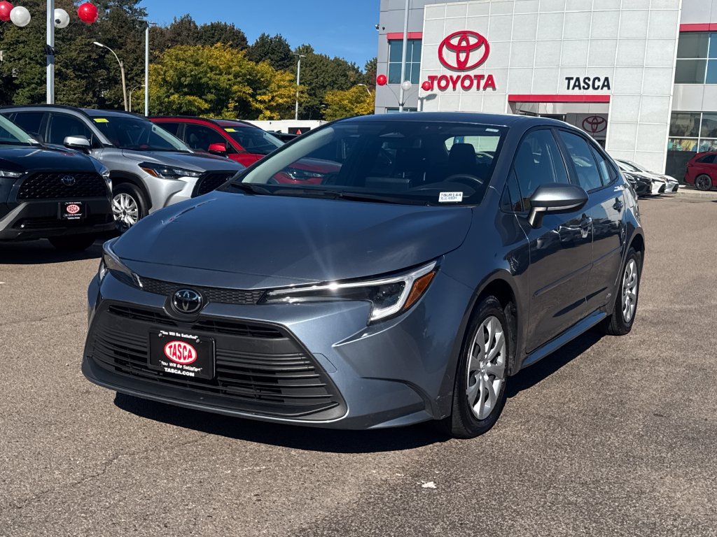 Used 2026 Toyota Corolla LE AWD/4WD image 3