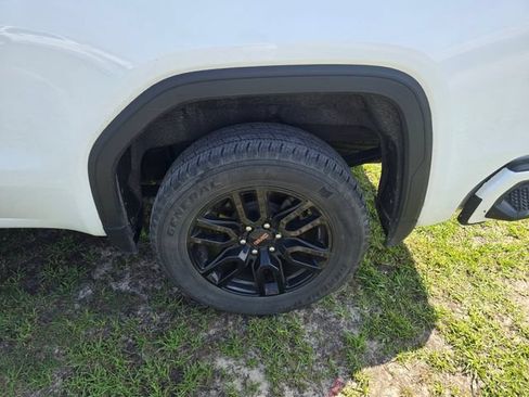 Used 2022 GMC Sierra 1500 Elevation RWD image 4