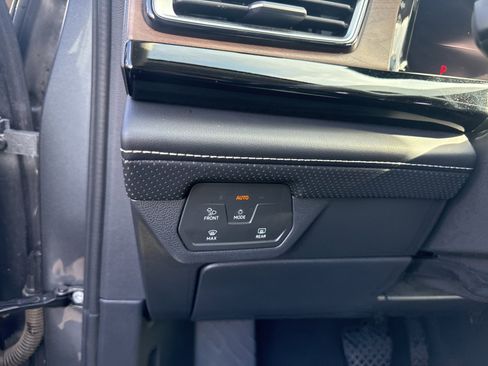 Used 2024 Volkswagen Atlas SE image 8