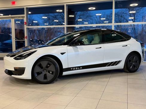 Used 2021 Tesla Model 3 Long Range image 1