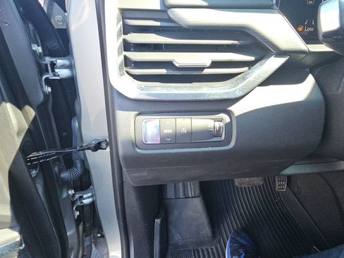 Used 2025 GMC Acadia Elevation w/ Elevation Premium Package FWD image 21