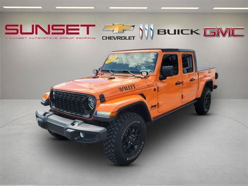 Used 2025 Jeep Gladiator Sport AWD/4WD image 7