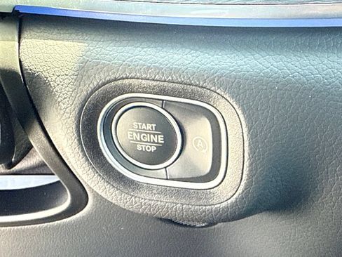 Used 2025 Mercedes-Benz GLE 350 4MATIC image 26