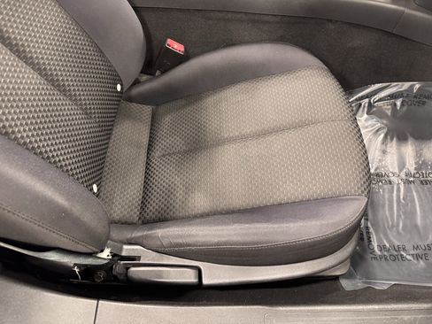 Used 2007 MAZDA MX-5 Miata Sport image 17