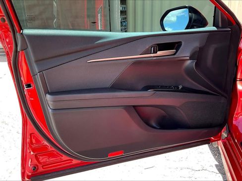 Used 2025 Toyota Camry SE image 22