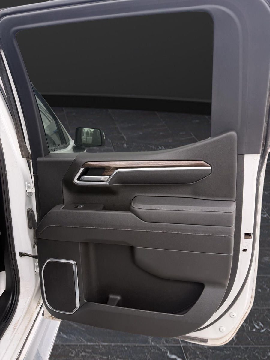 Used 2025 Chevrolet Silverado 1500 LT AWD/4WD image 12