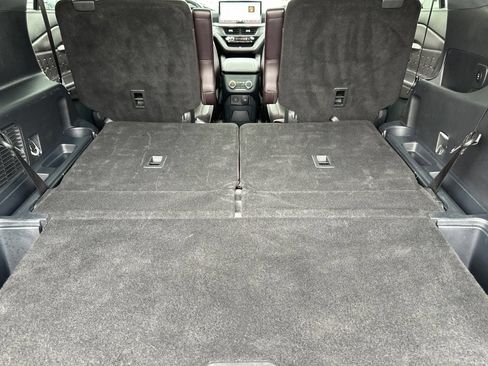Used 2025 Ford Explorer Platinum w/ LUX Leather Package AWD/4WD image 16