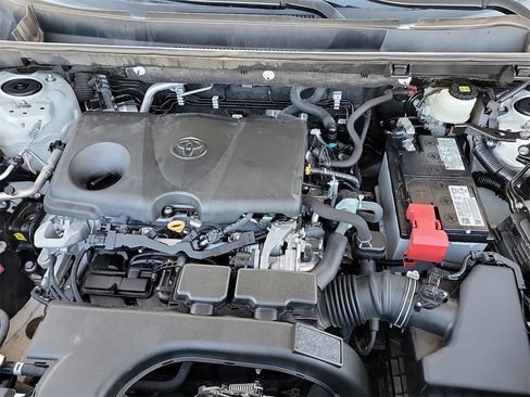 Used 2021 Toyota RAV4 XLE w/ Convenience Package image 13