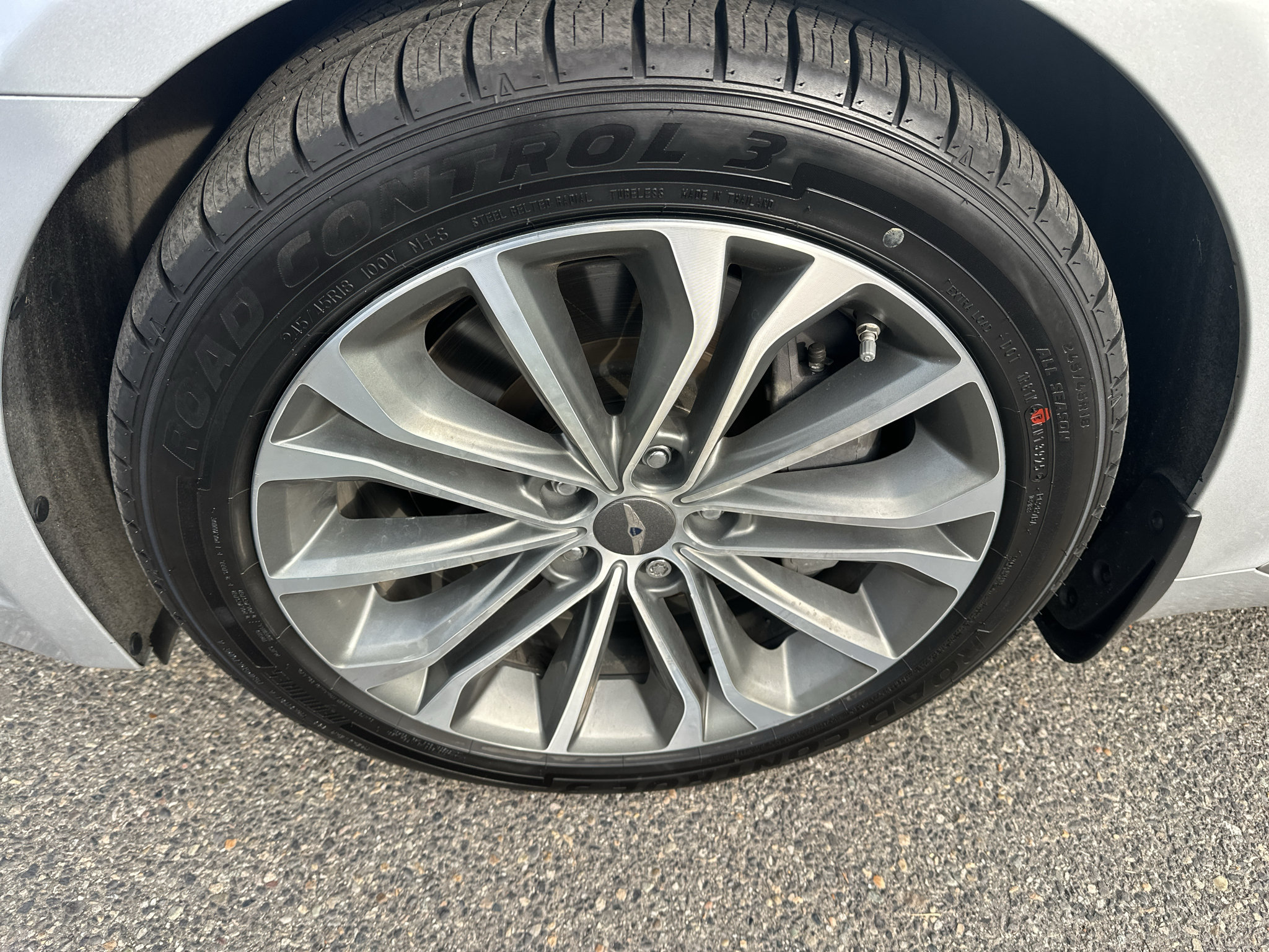 Used 2015 Hyundai Genesis 3.8 w/ Option Group 04 AWD/4WD image 9