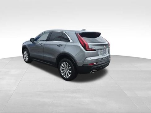 Used 2023 Cadillac XT4 Luxury w/ Cold Weather Package FWD image 5