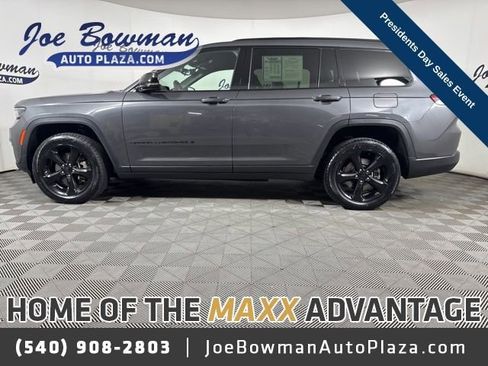 Used 2021 Jeep Grand Cherokee L Laredo image 1